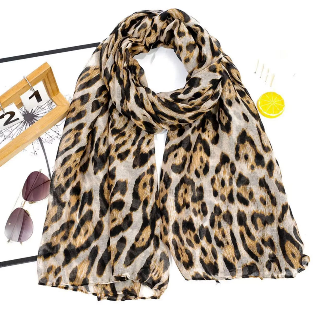 Leopard Print Scarf – Soft, Lightweight Women’s Shawl, Suitable Muslim Hijab Wrap for Daily Commuting & Outdoor Wear