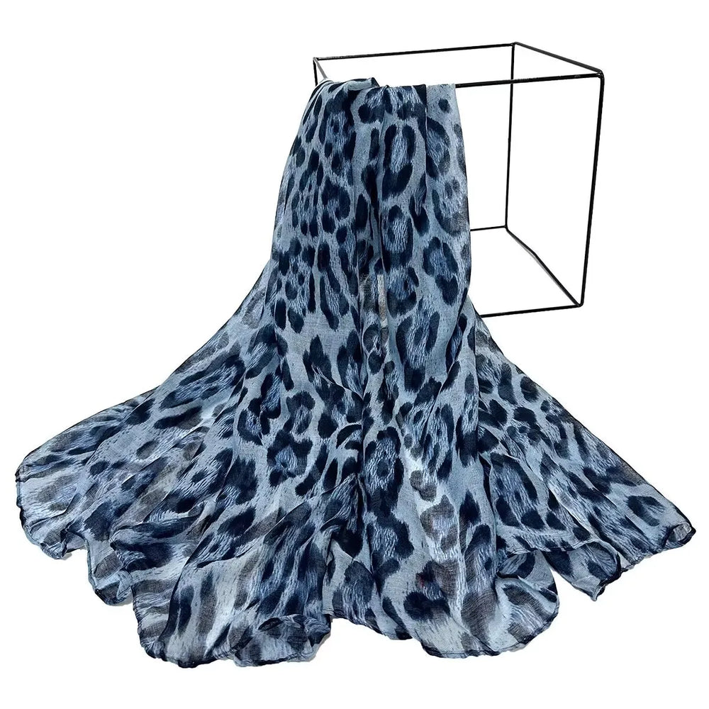 Leopard Print Scarf – Soft, Lightweight Women’s Shawl, Suitable Muslim Hijab Wrap for Daily Commuting & Outdoor Wear